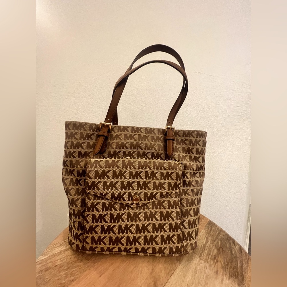 Michael Kors Jet Set MD PKT MF Tote - NWT